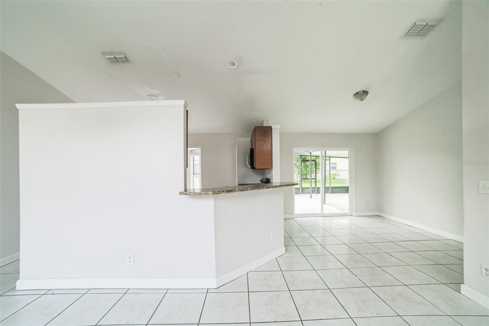 Image 23 of 35 For 657 Mckinley Court
