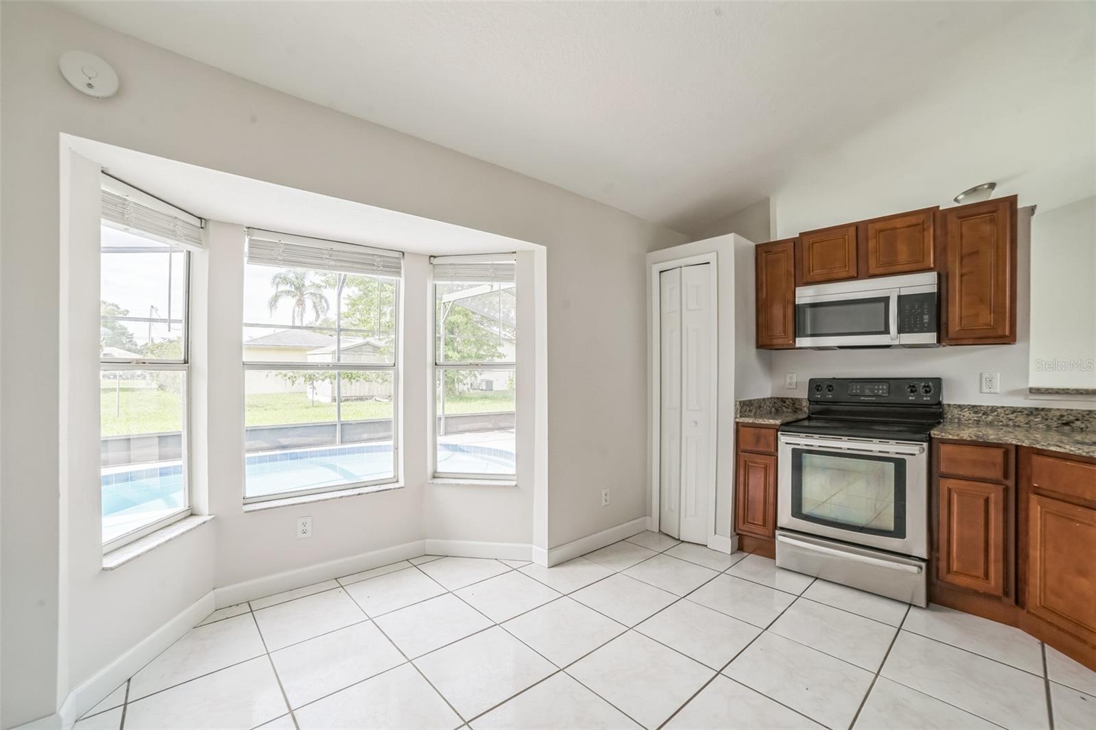 Image 24 of 35 For 657 Mckinley Court