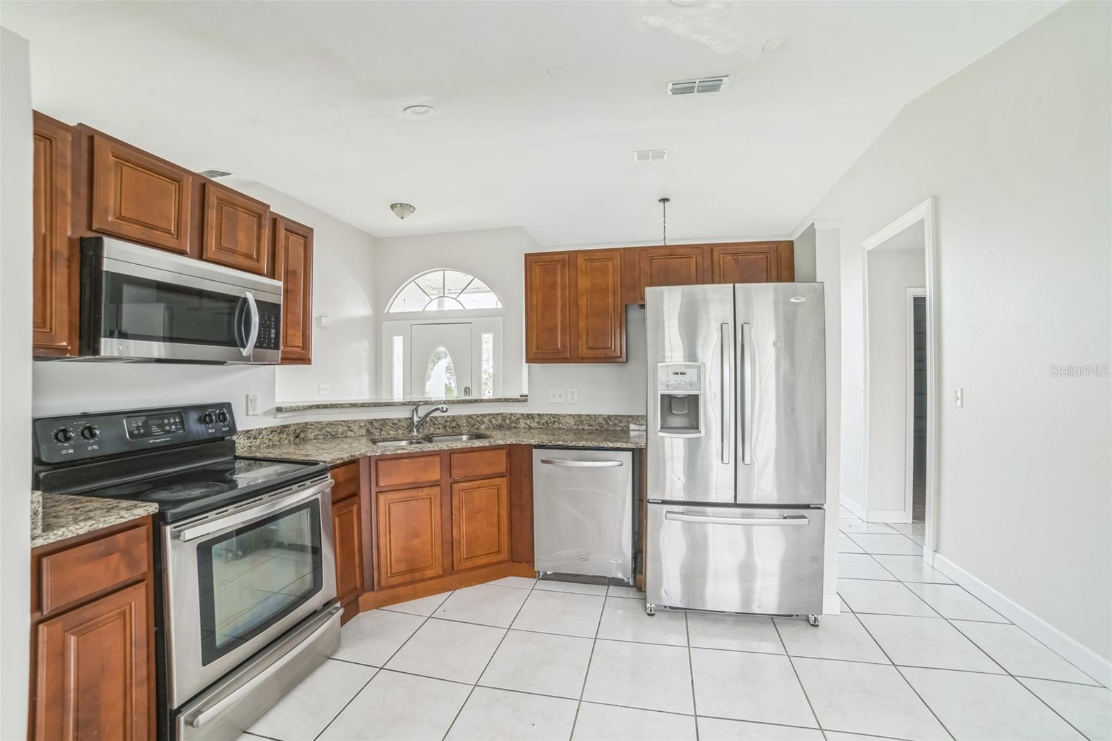 Image 27 of 35 For 657 Mckinley Court