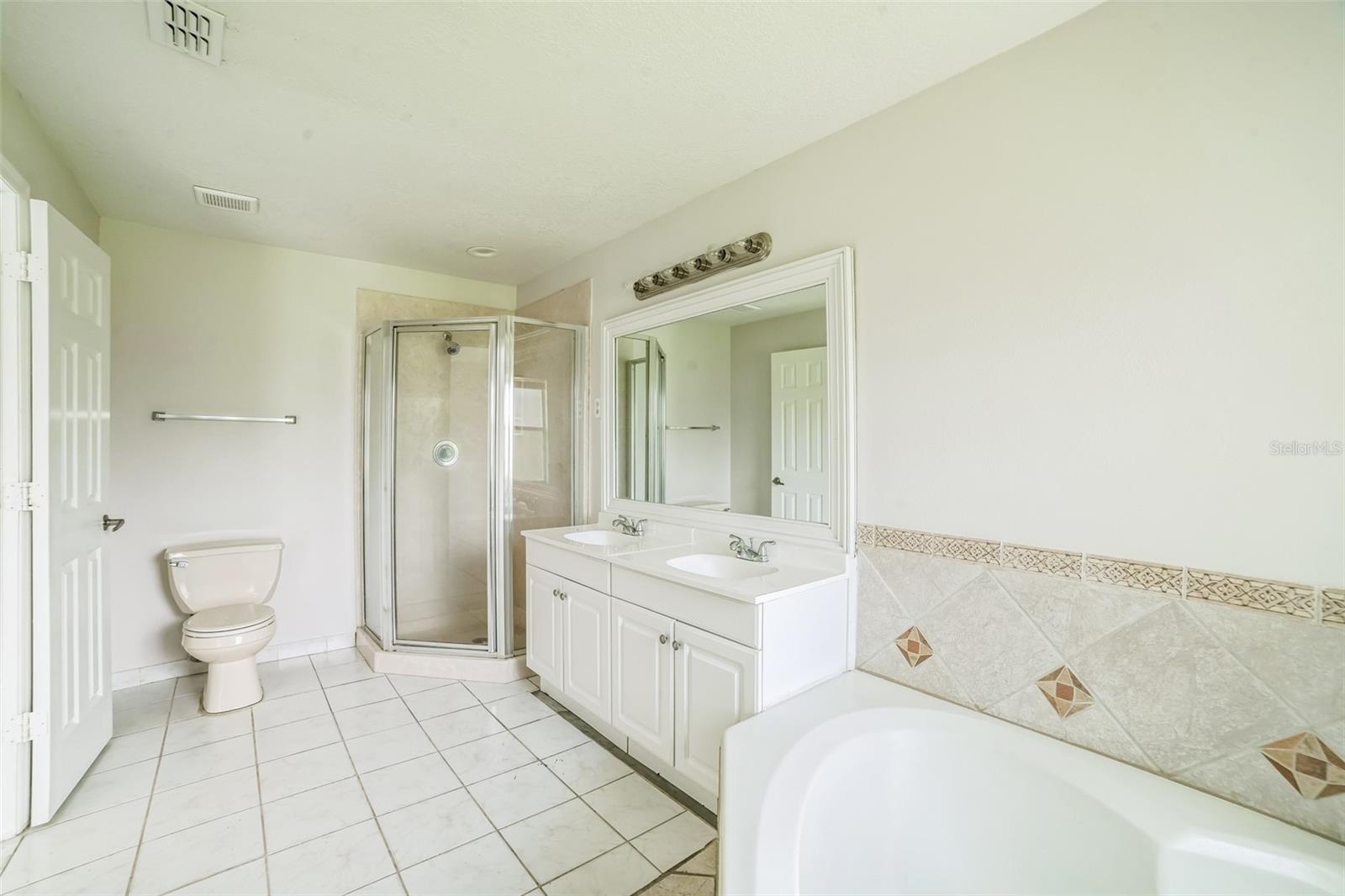 Image 31 of 35 For 657 Mckinley Court