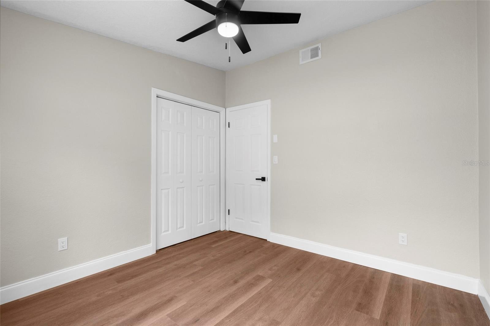 Image 19 of 38 For 404 Courtney Drive
