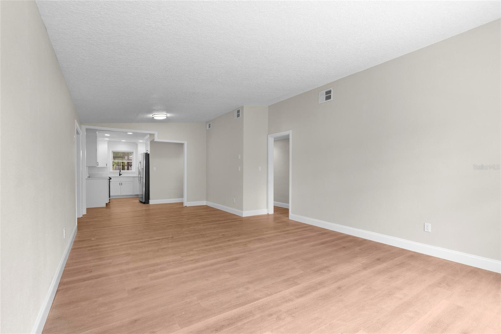 Image 3 of 38 For 404 Courtney Drive