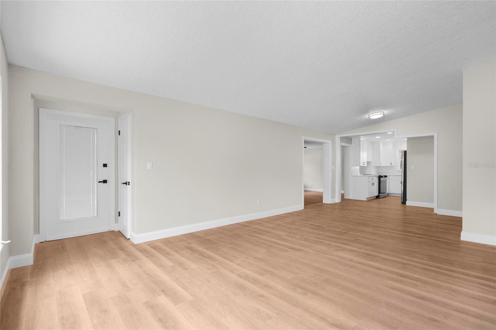 Image 4 of 38 For 404 Courtney Drive