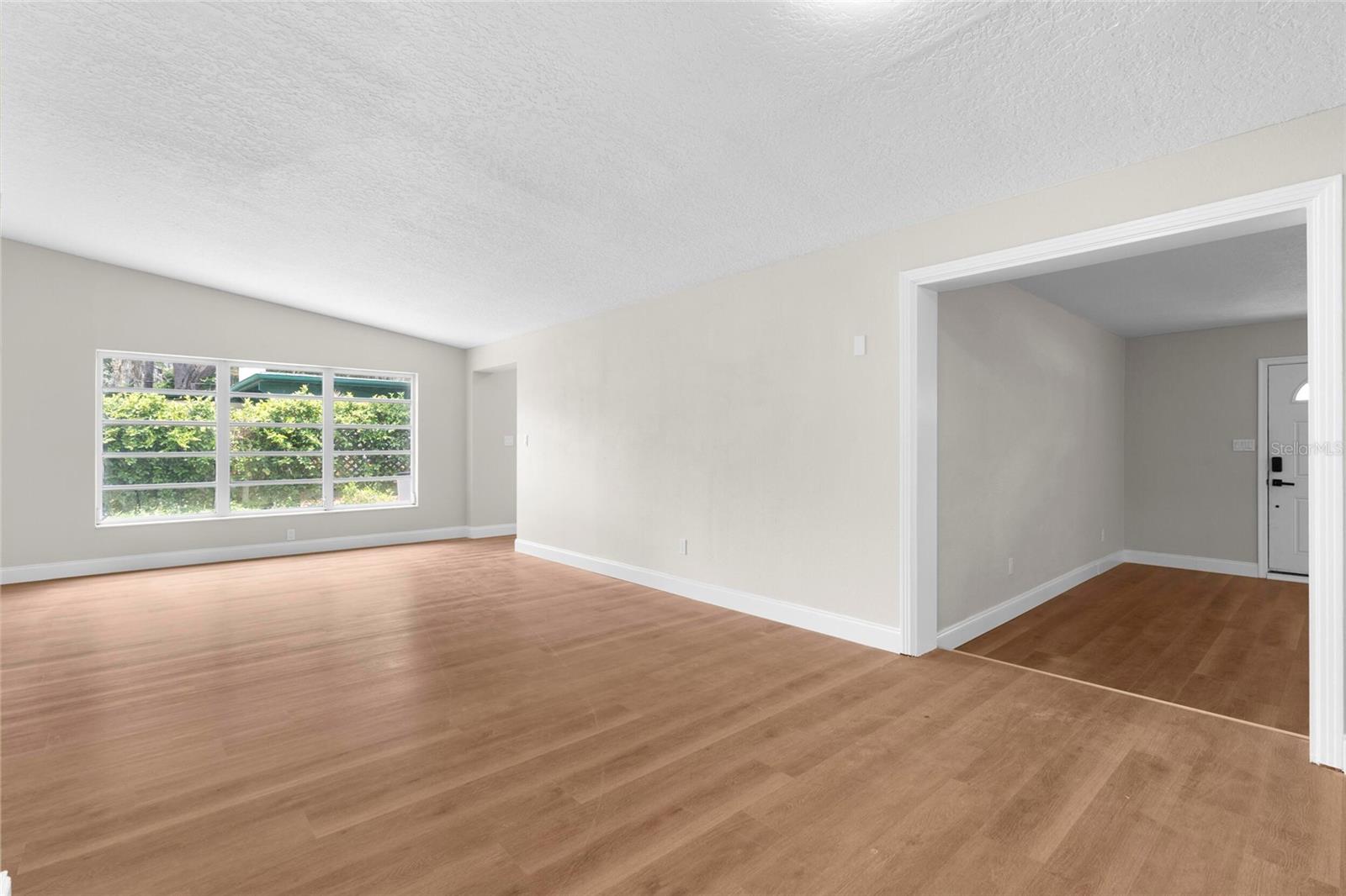 Image 7 of 38 For 404 Courtney Drive