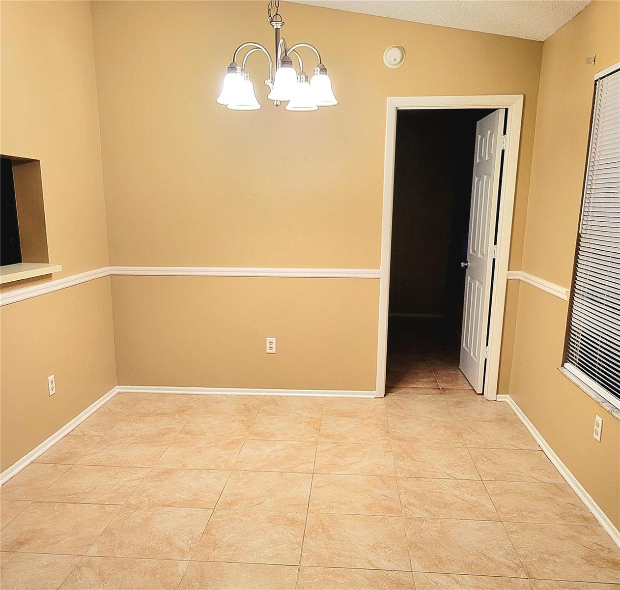 Image 12 of 34 For 1808 Northlake Drive 1808
