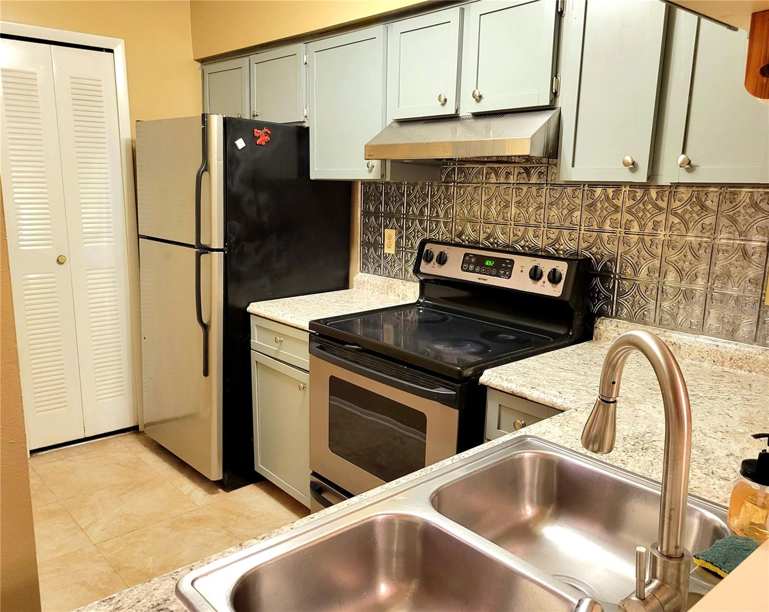 Image 13 of 34 For 1808 Northlake Drive 1808