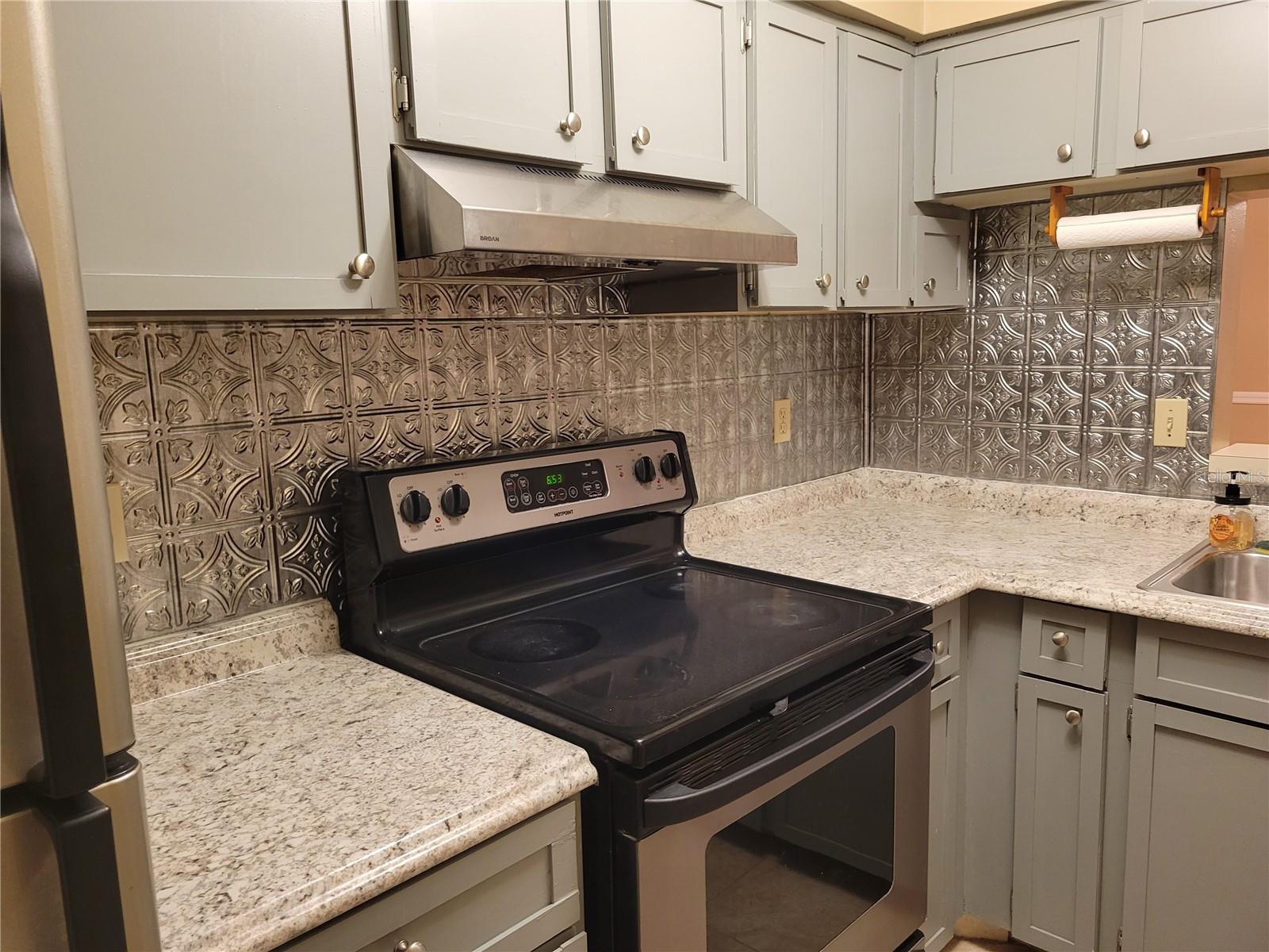 Image 14 of 34 For 1808 Northlake Drive 1808