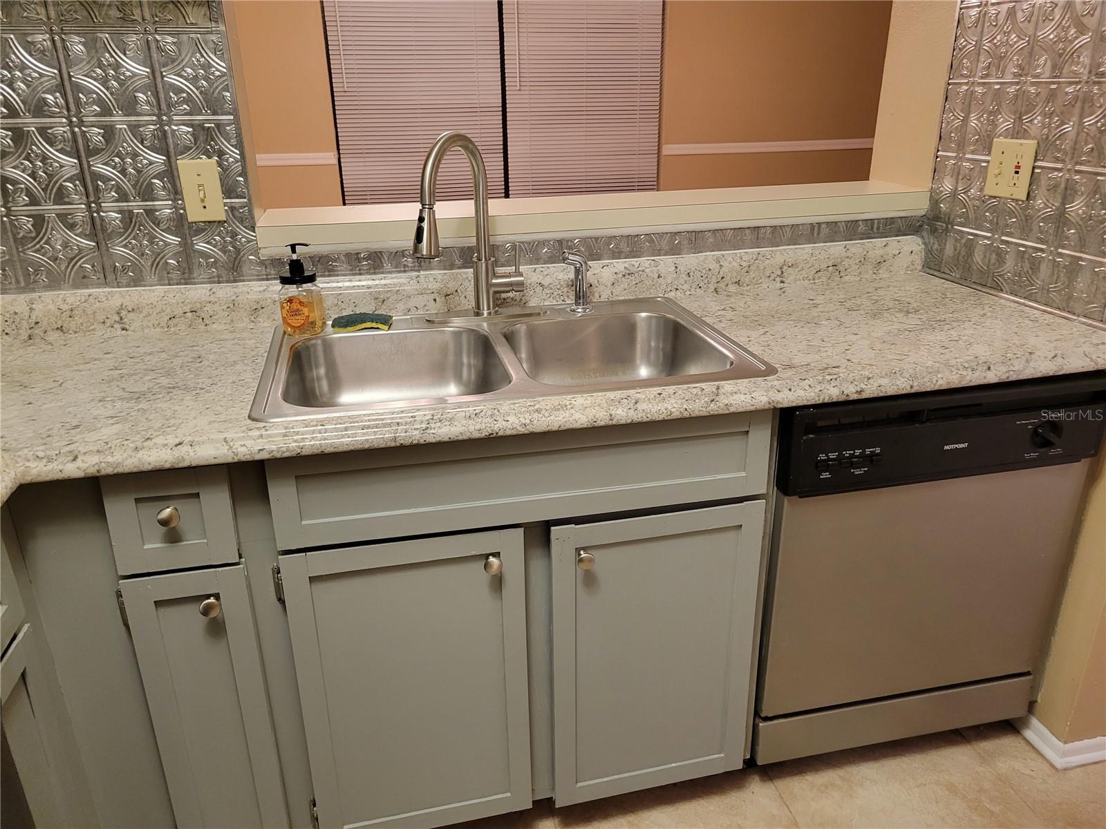 Image 15 of 34 For 1808 Northlake Drive 1808