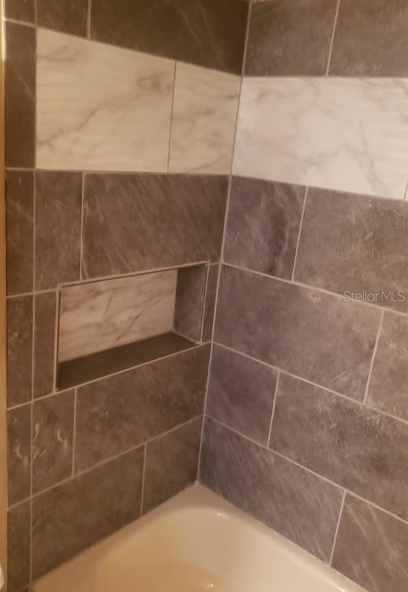 Image 21 of 34 For 1808 Northlake Drive 1808