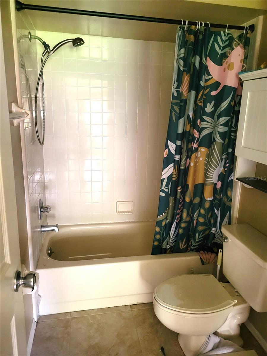 Image 25 of 34 For 1808 Northlake Drive 1808