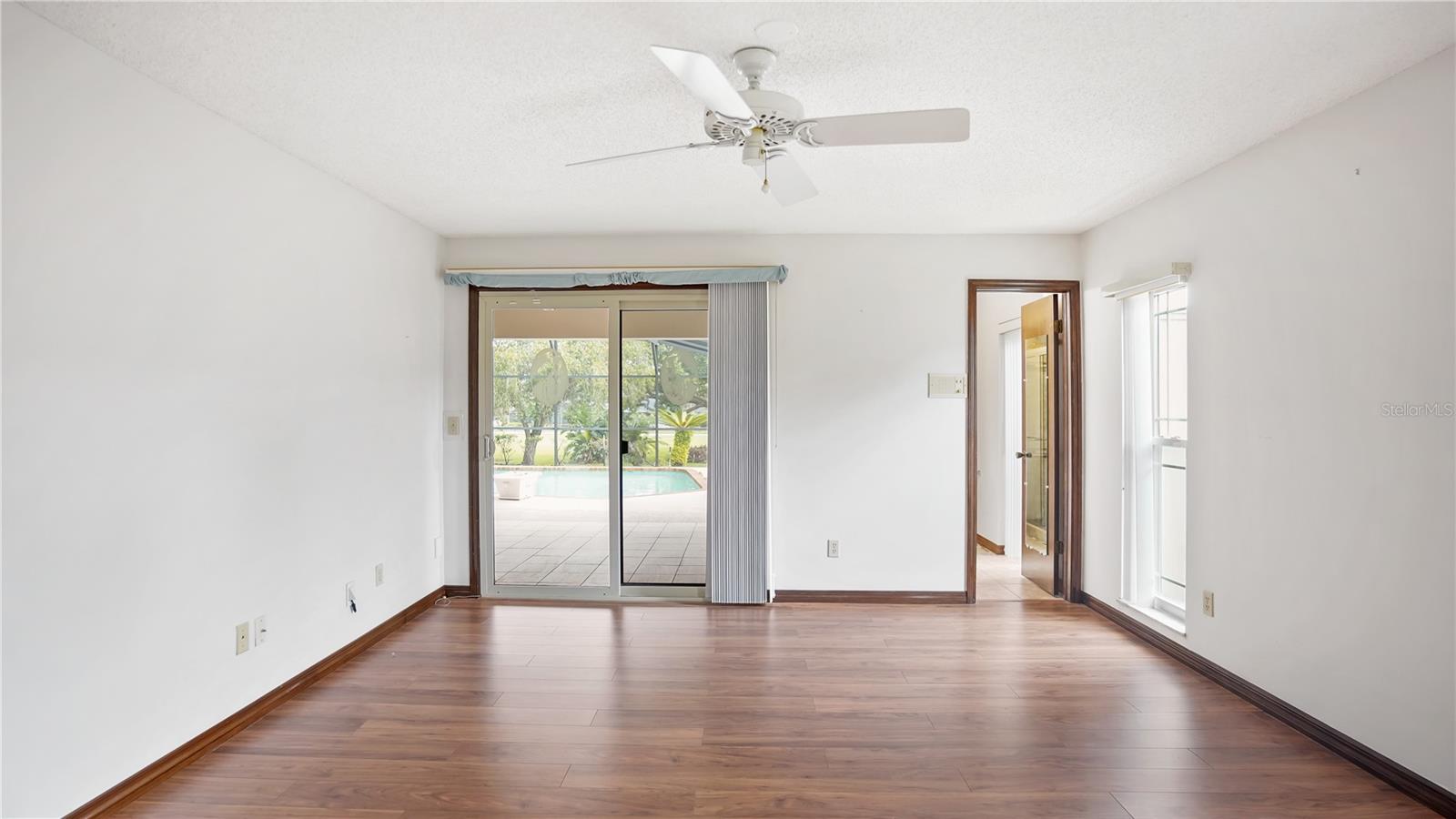 Image 16 of 51 For 316 Cambridge Drive
