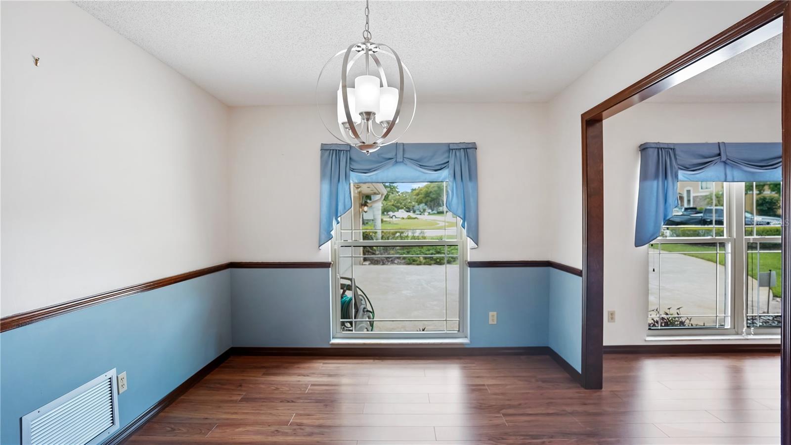 Image 9 of 51 For 316 Cambridge Drive