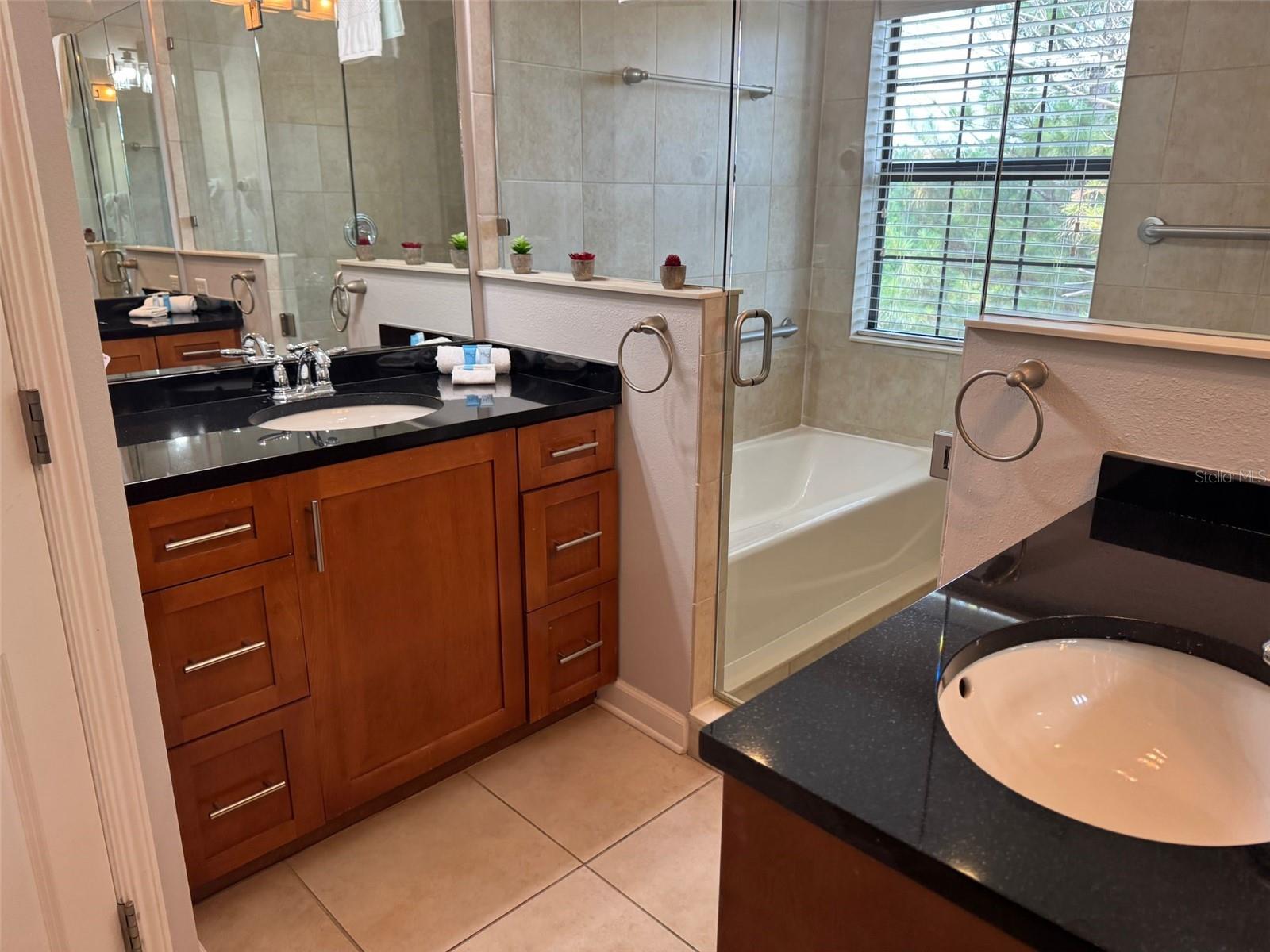 Image 4 of 19 For 14513 Damai Lane