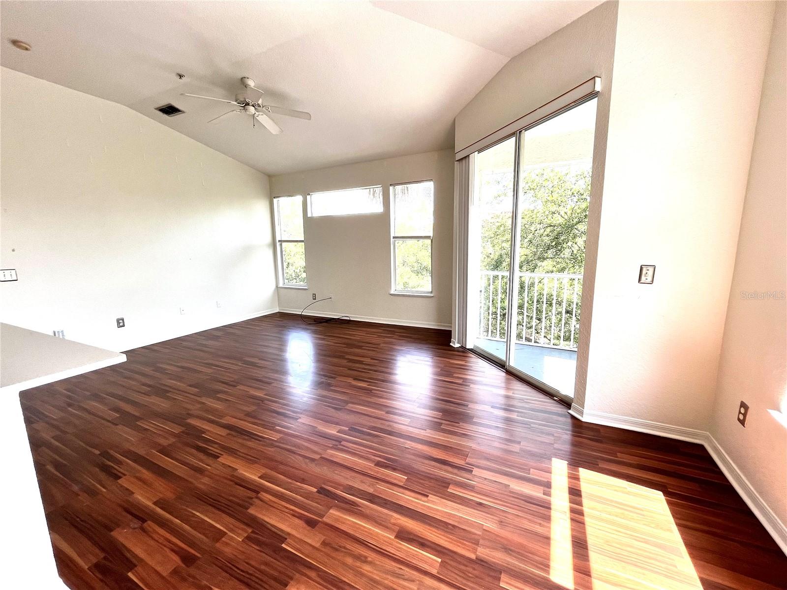Image 14 of 47 For 2718 Maitland Crossing Way 307
