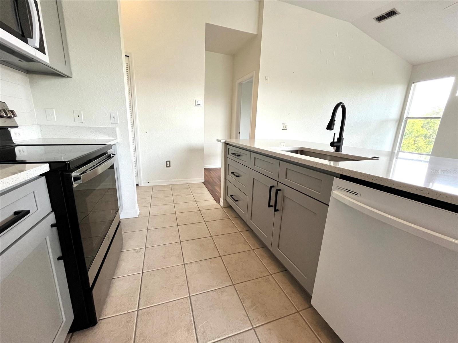Image 7 of 47 For 2718 Maitland Crossing Way 307