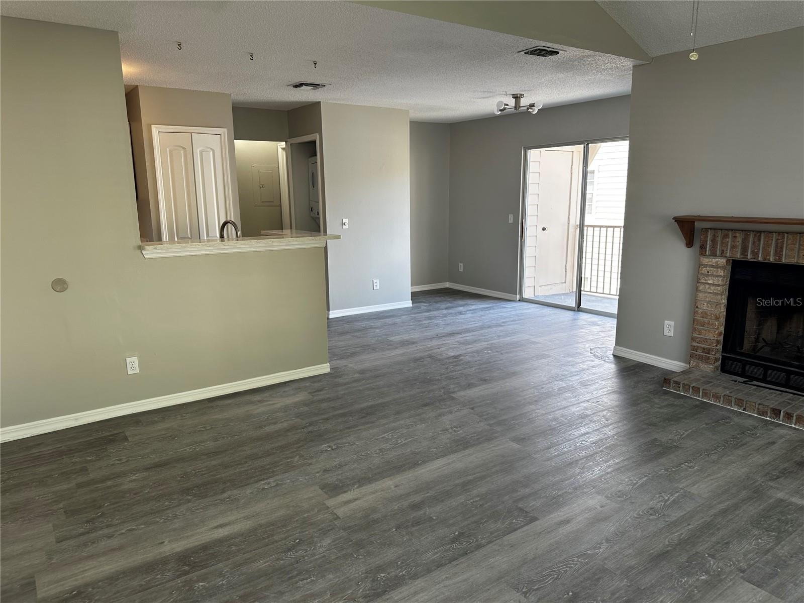 Image 10 of 46 For 652 Roaring Drive 234