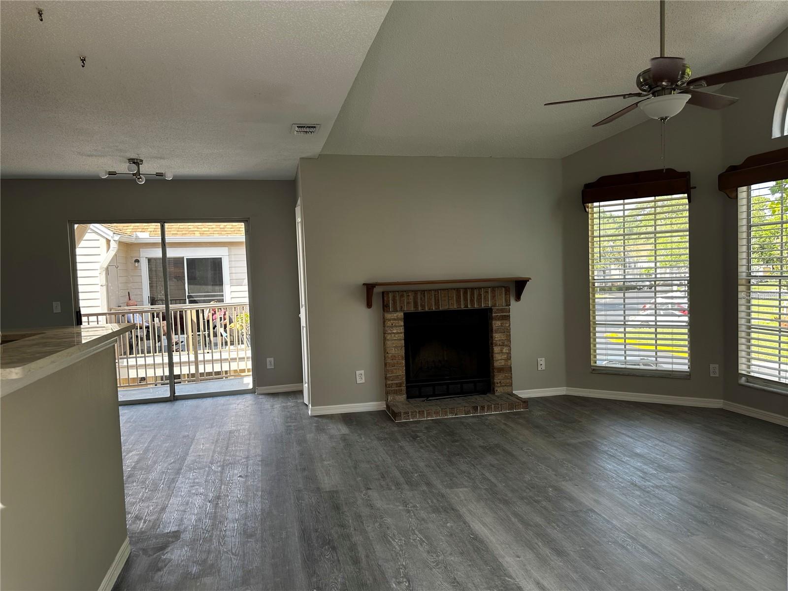 Image 9 of 46 For 652 Roaring Drive 234