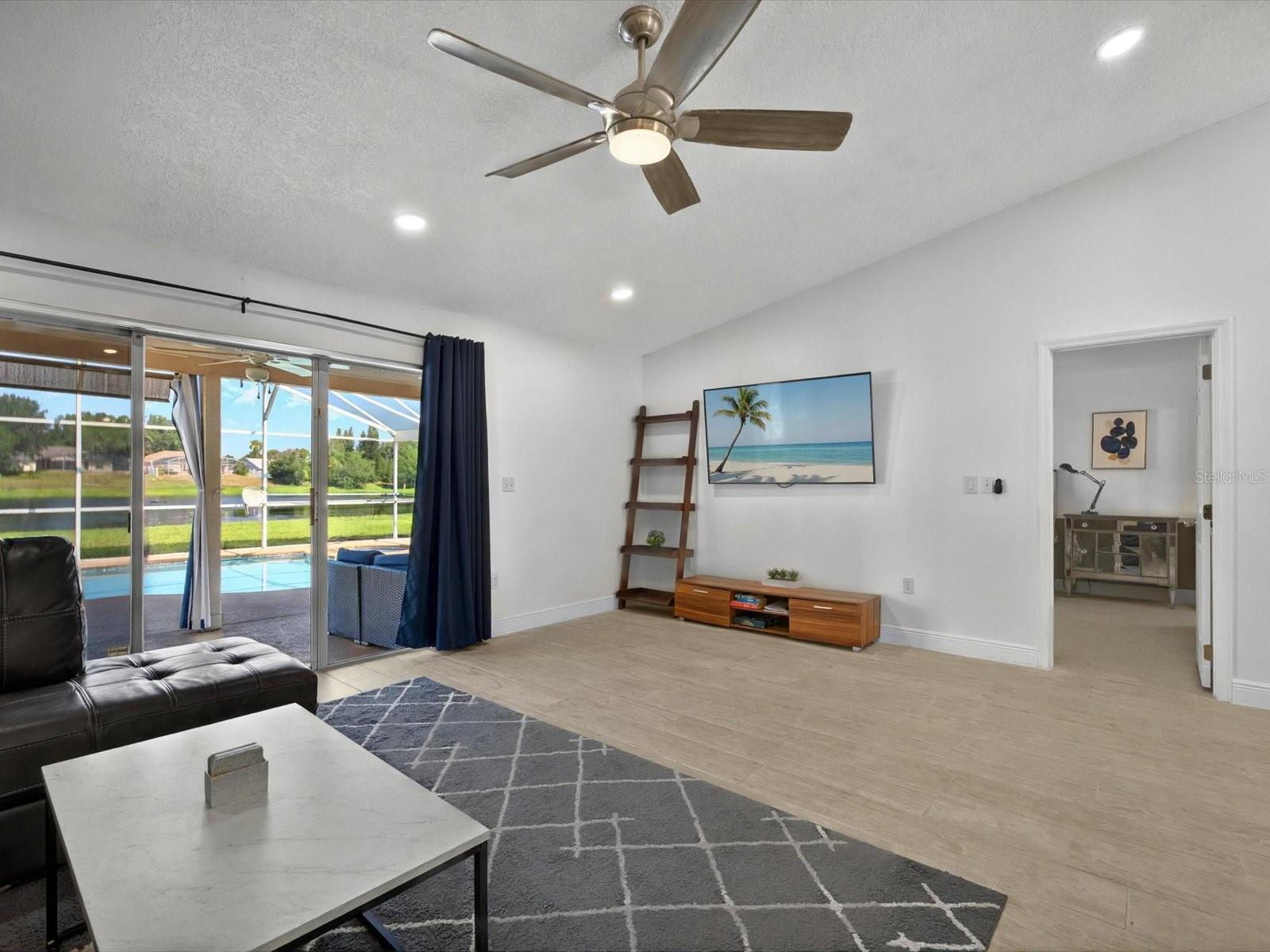 Image 12 of 30 For 703 Sunridge Woods Boulevard
