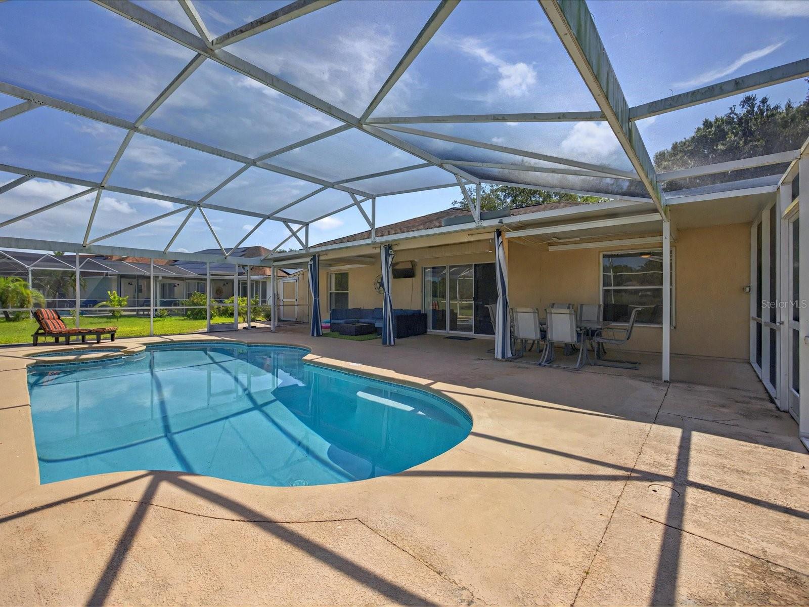 Image 23 of 30 For 703 Sunridge Woods Boulevard