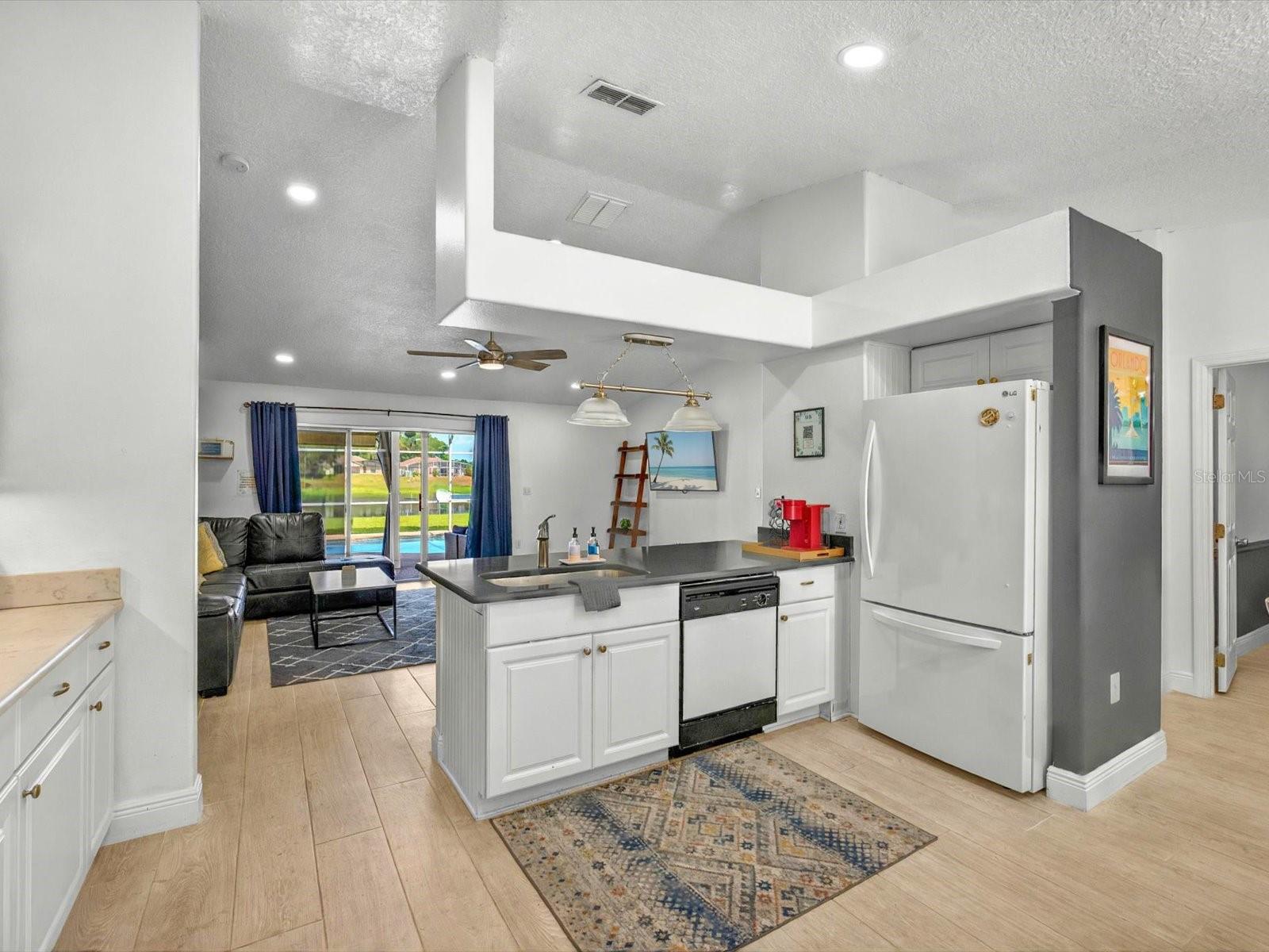 Image 6 of 30 For 703 Sunridge Woods Boulevard