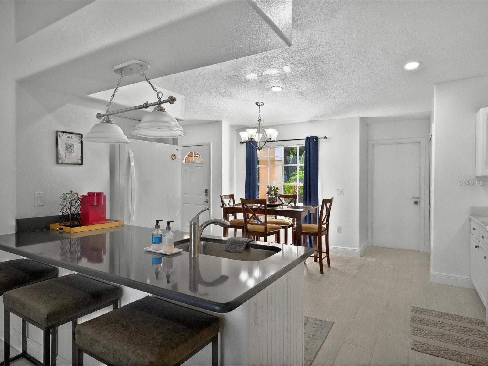 Image 7 of 30 For 703 Sunridge Woods Boulevard
