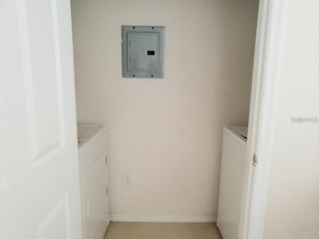 Image 12 of 20 For 3751 Conroy Road 2327