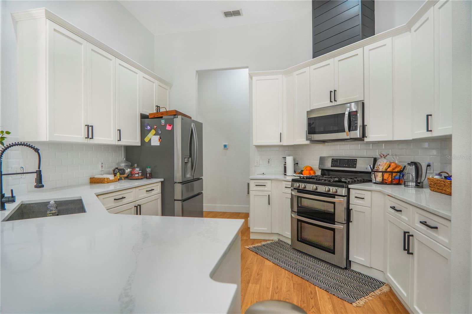 Image 14 of 45 For 2884 Majestic Isle Drive