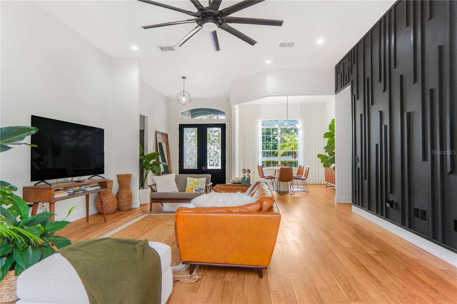 Image 8 of 45 For 2884 Majestic Isle Drive