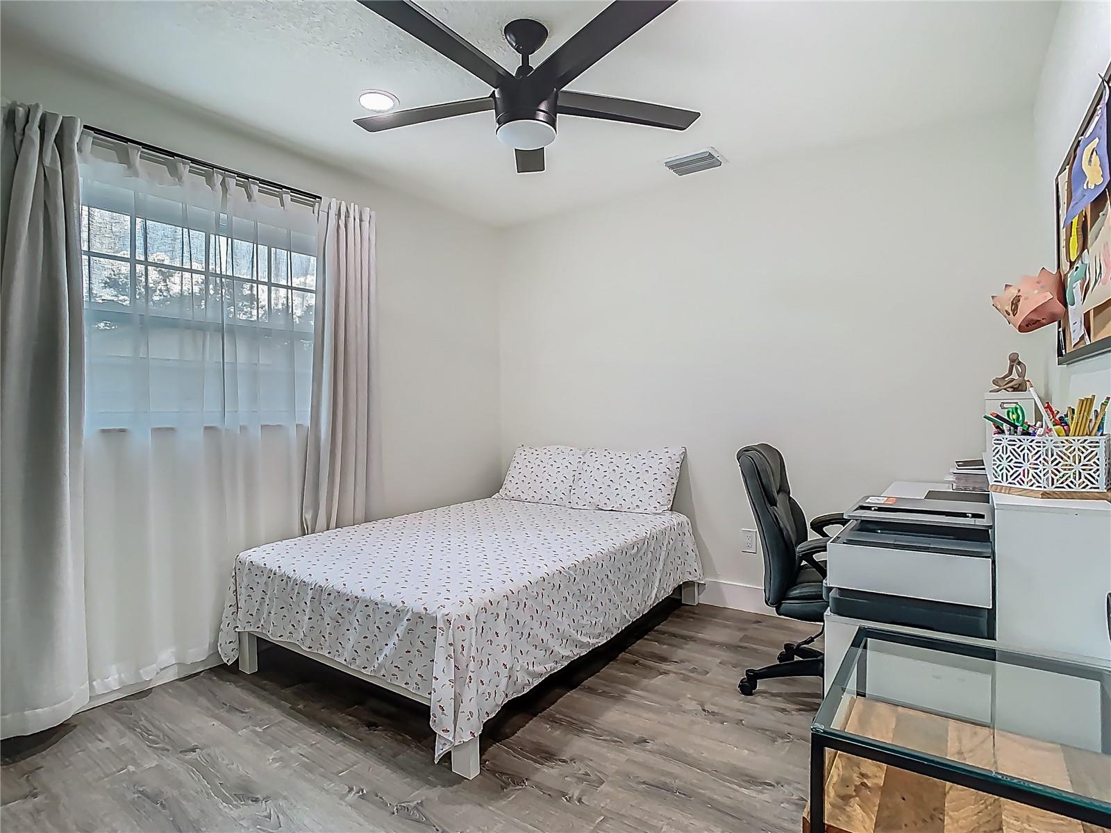 Image 19 of 71 For 3325 Horseshoe Drive