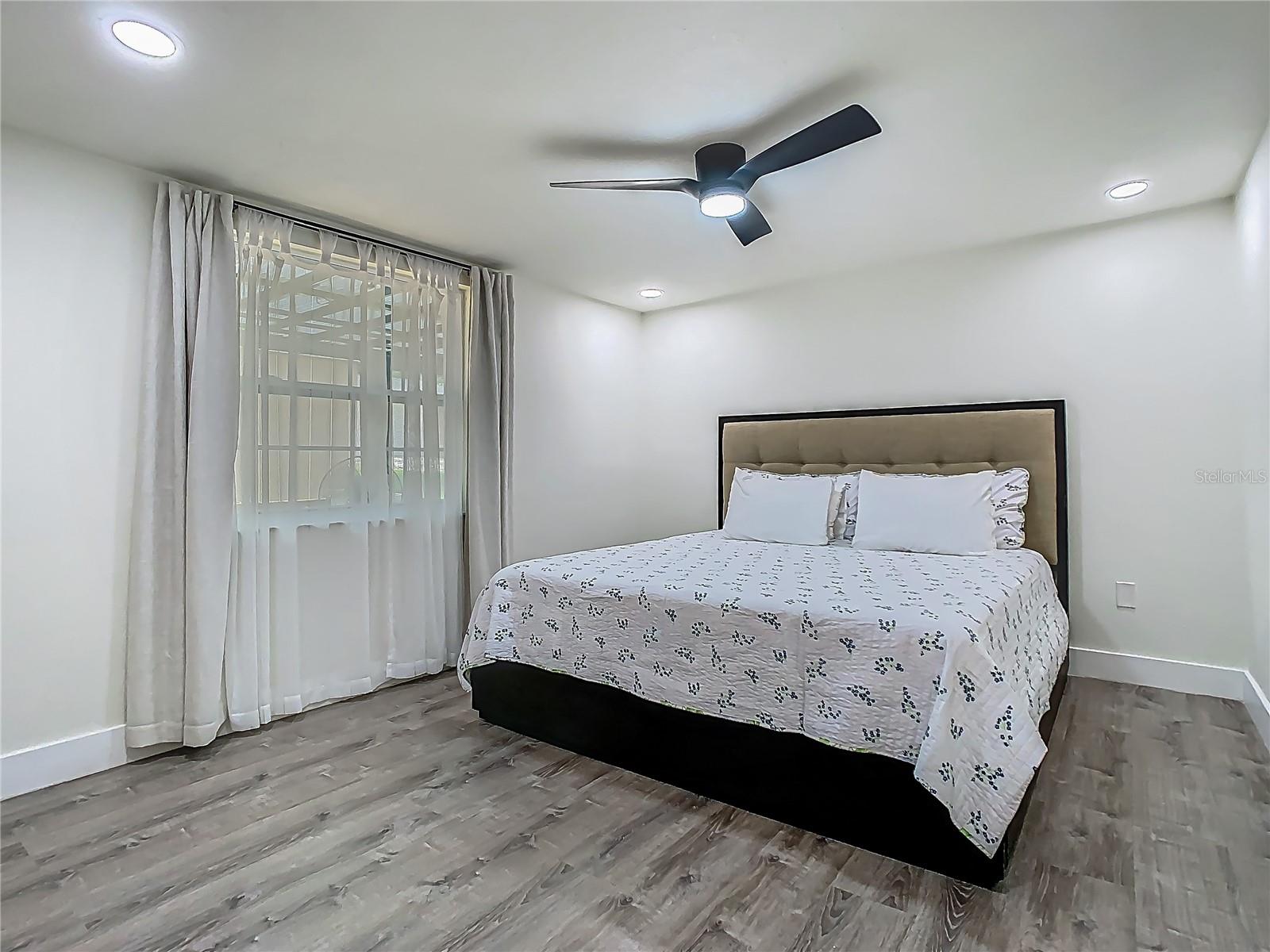 Image 22 of 71 For 3325 Horseshoe Drive