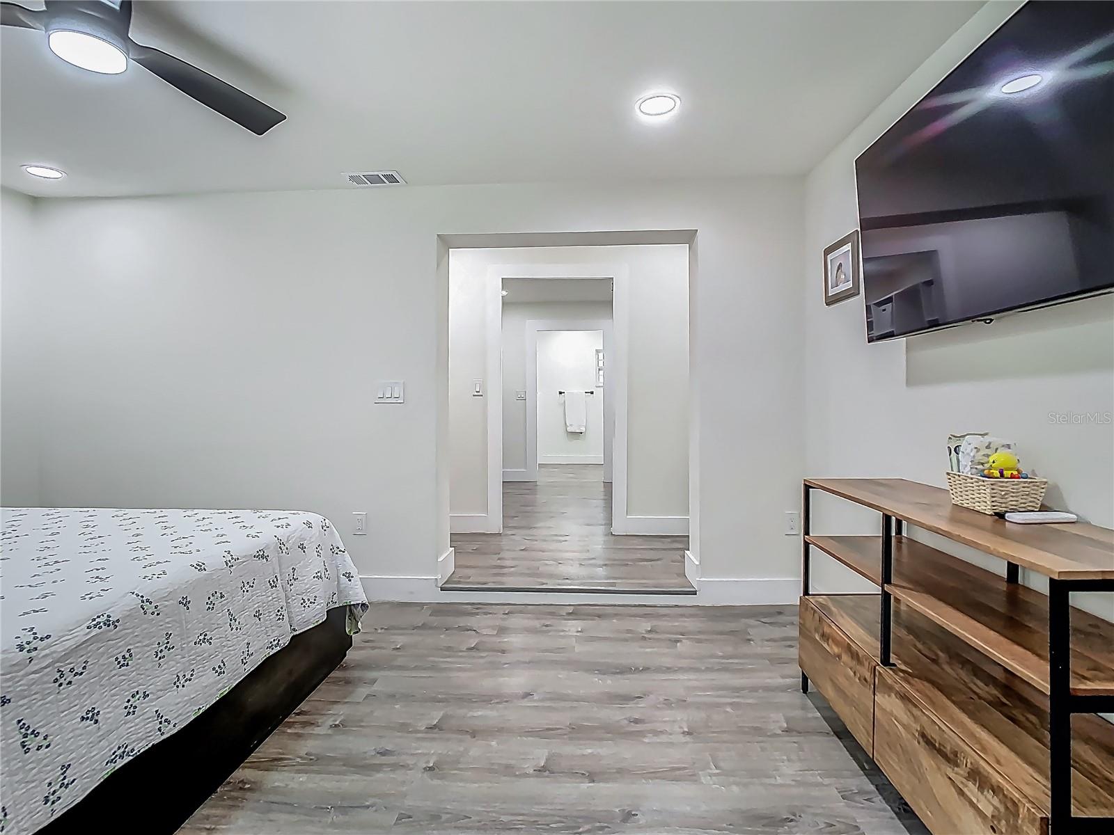 Image 23 of 71 For 3325 Horseshoe Drive