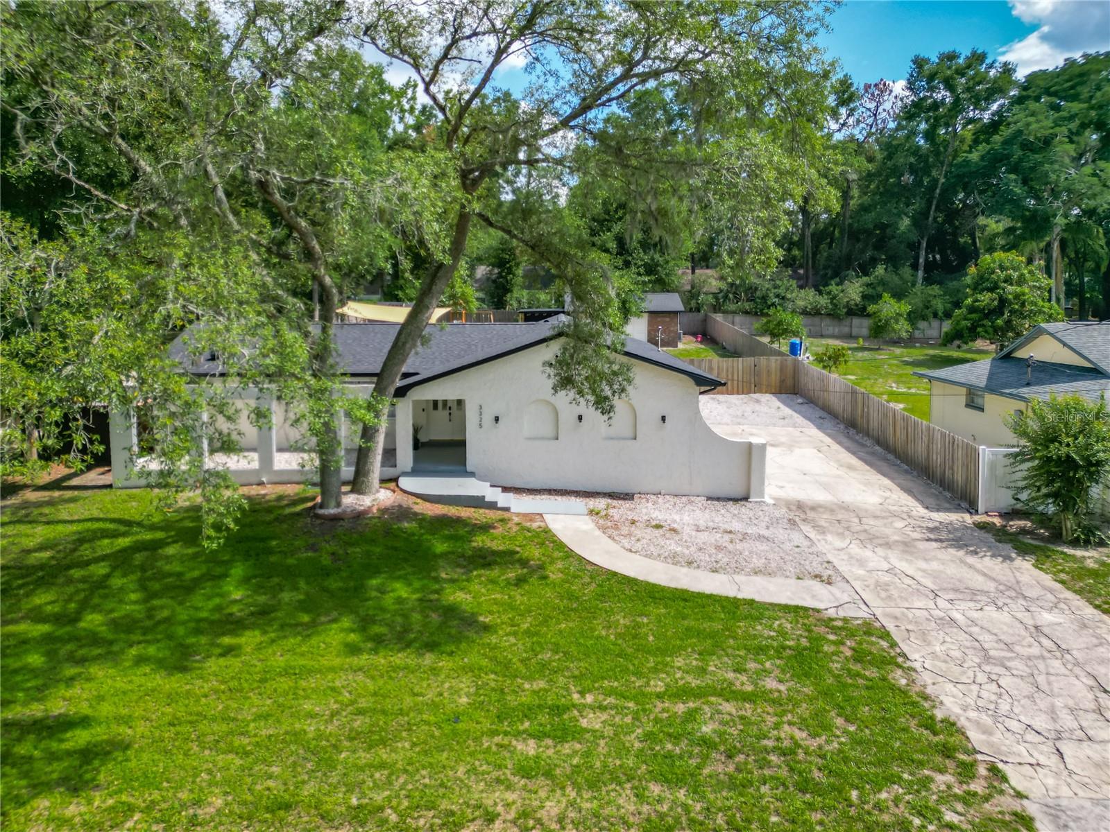 Image 4 of 71 For 3325 Horseshoe Drive