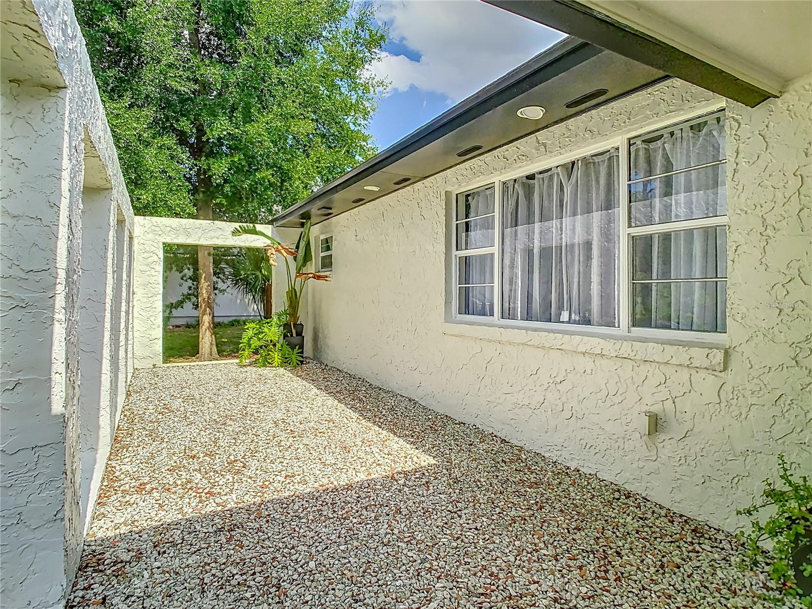 Image 6 of 71 For 3325 Horseshoe Drive
