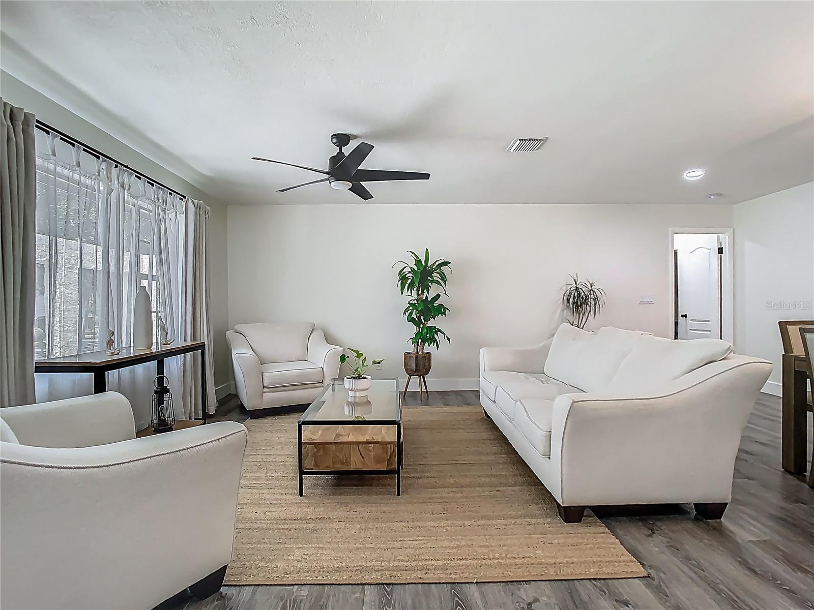 Image 7 of 71 For 3325 Horseshoe Drive