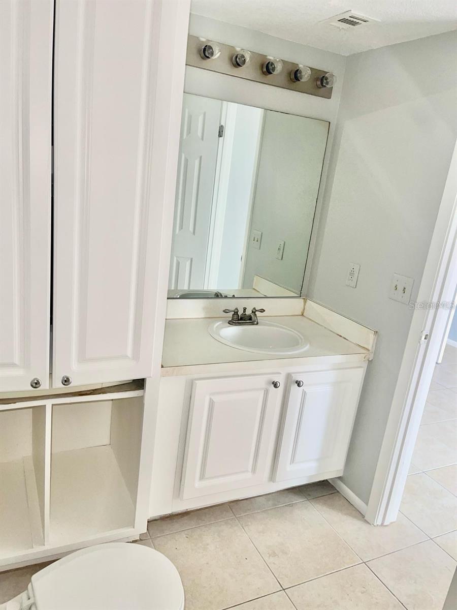 Image 10 of 20 For 101 Oyster Bay Circle 120