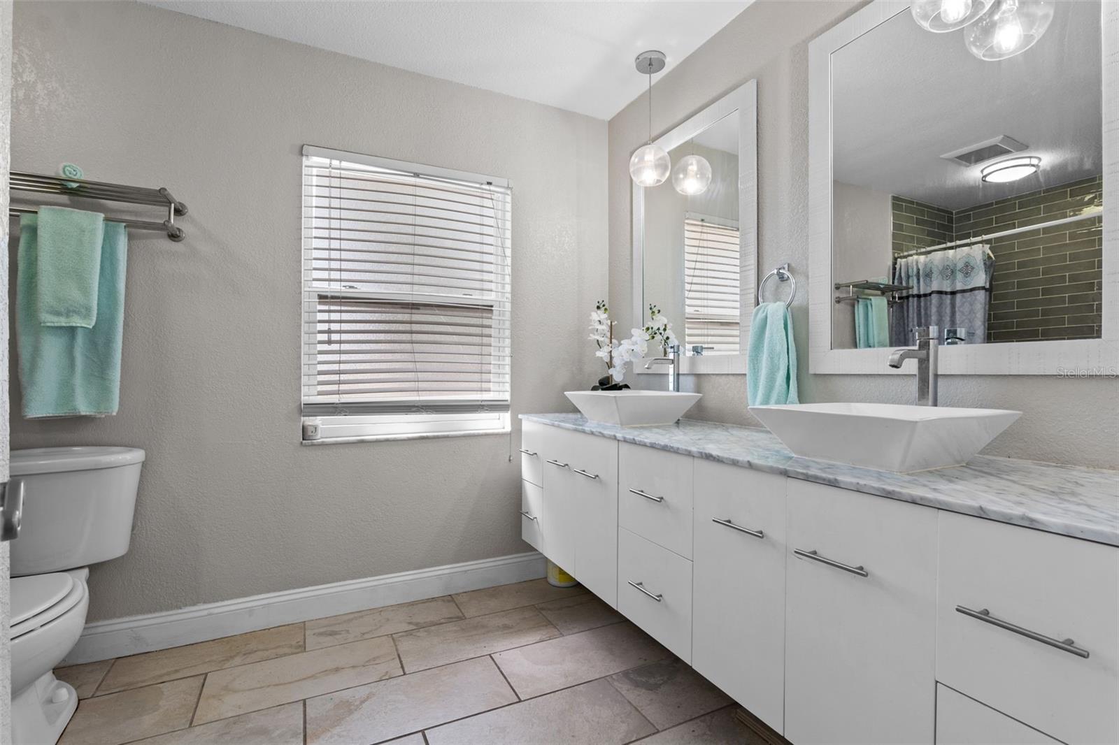 Image 48 of 72 For 120 Springwood Trail