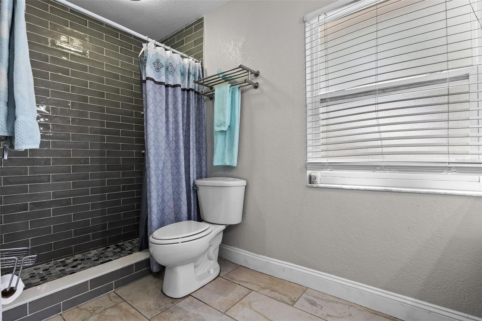 Image 49 of 72 For 120 Springwood Trail