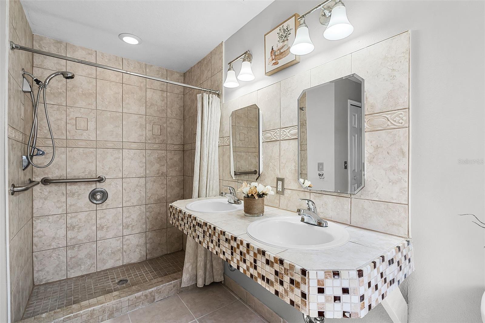 Image 15 of 16 For 3431 Kayla Circle