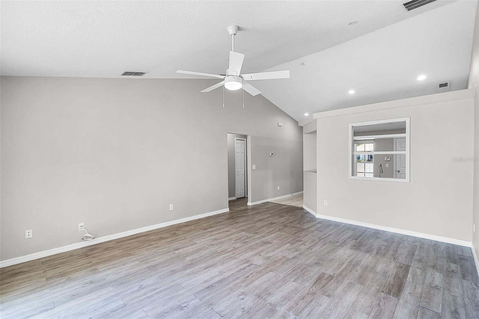 Image 4 of 16 For 3431 Kayla Circle
