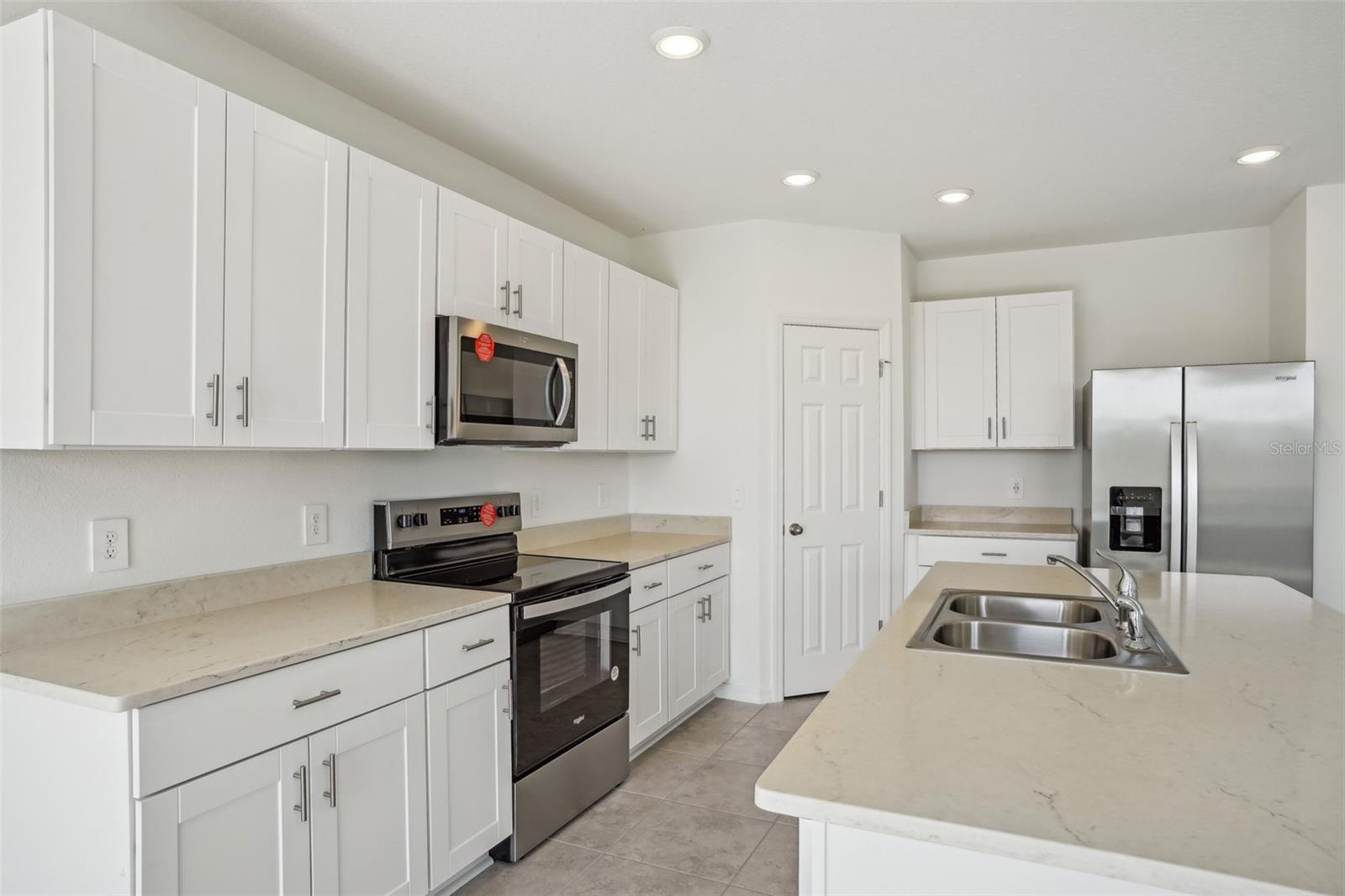 Image 14 of 38 For 3253 Viceroy Court