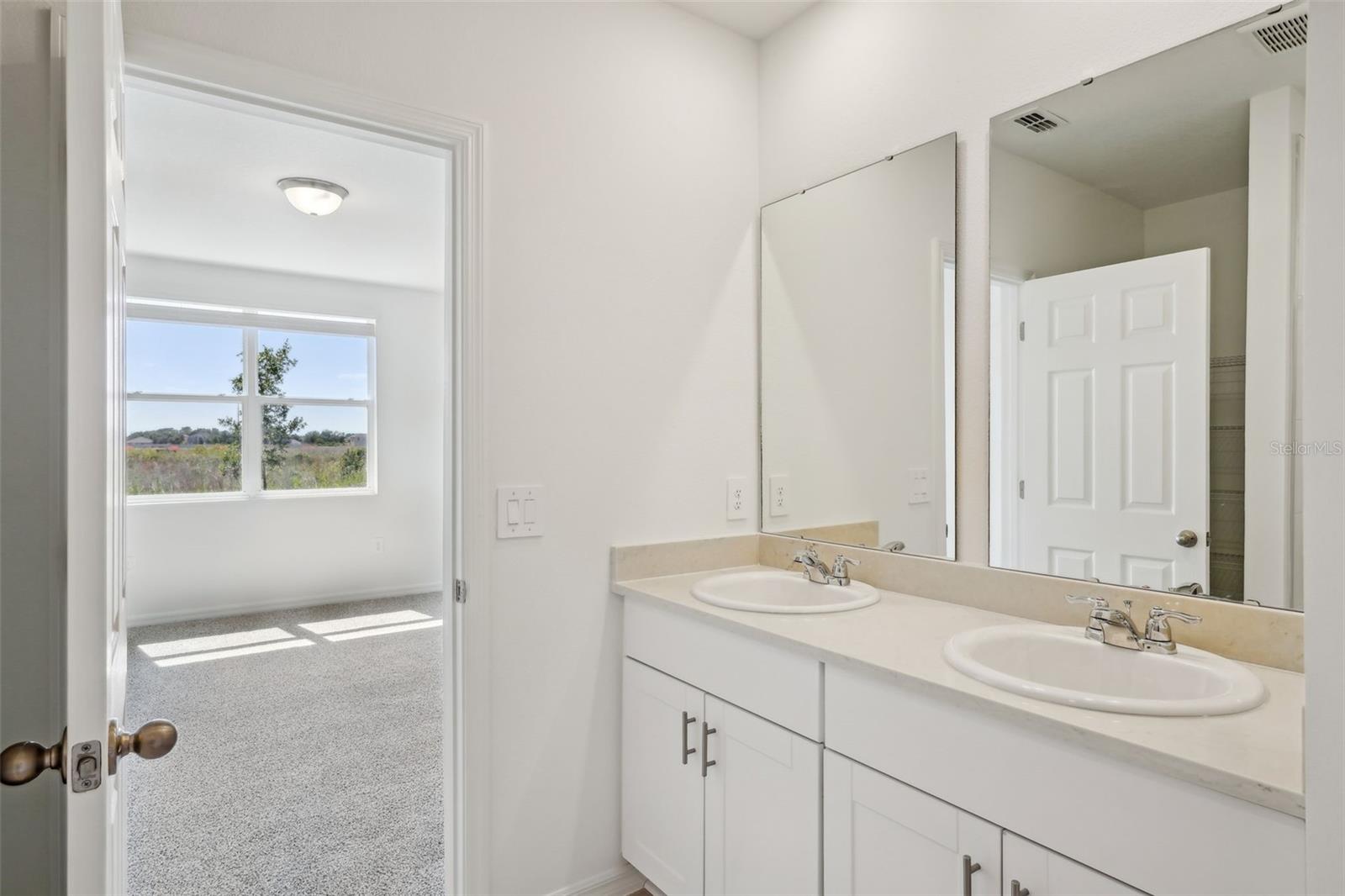 Image 19 of 38 For 3253 Viceroy Court