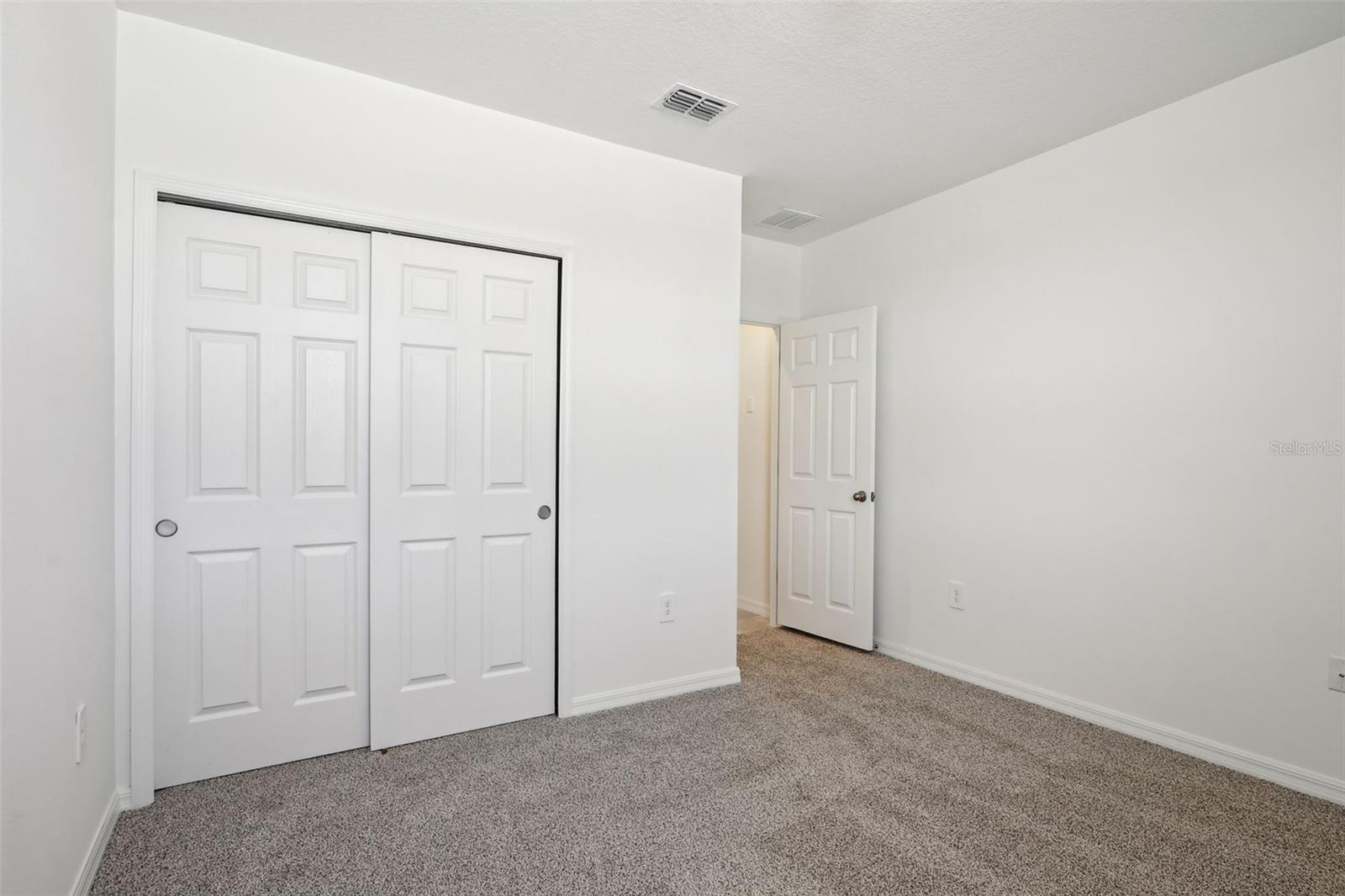 Image 23 of 38 For 3253 Viceroy Court