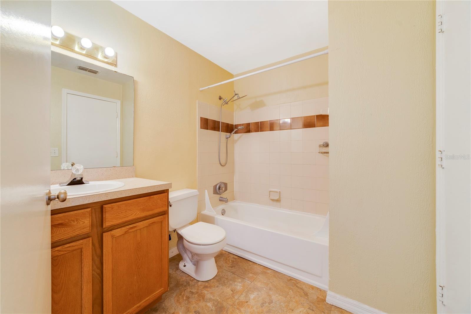 Image 18 of 24 For 6052 Westgate Drive 204