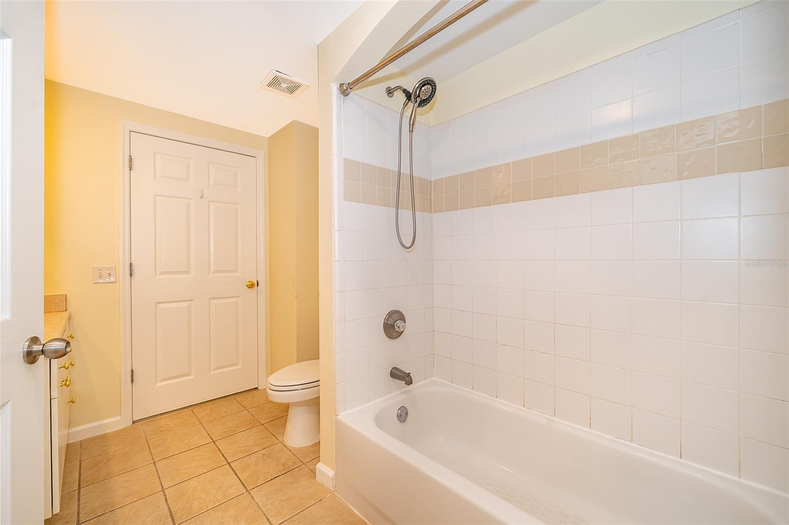 Image 15 of 44 For 322 Central Boulevard 1701
