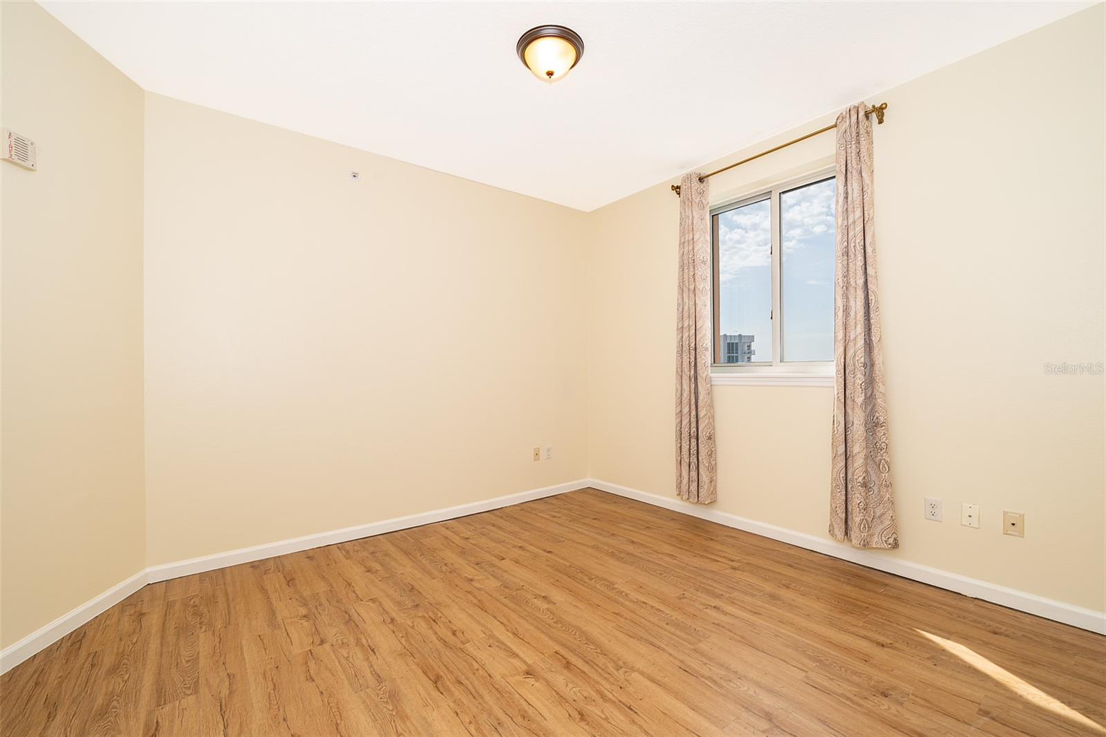 Image 16 of 44 For 322 Central Boulevard 1701