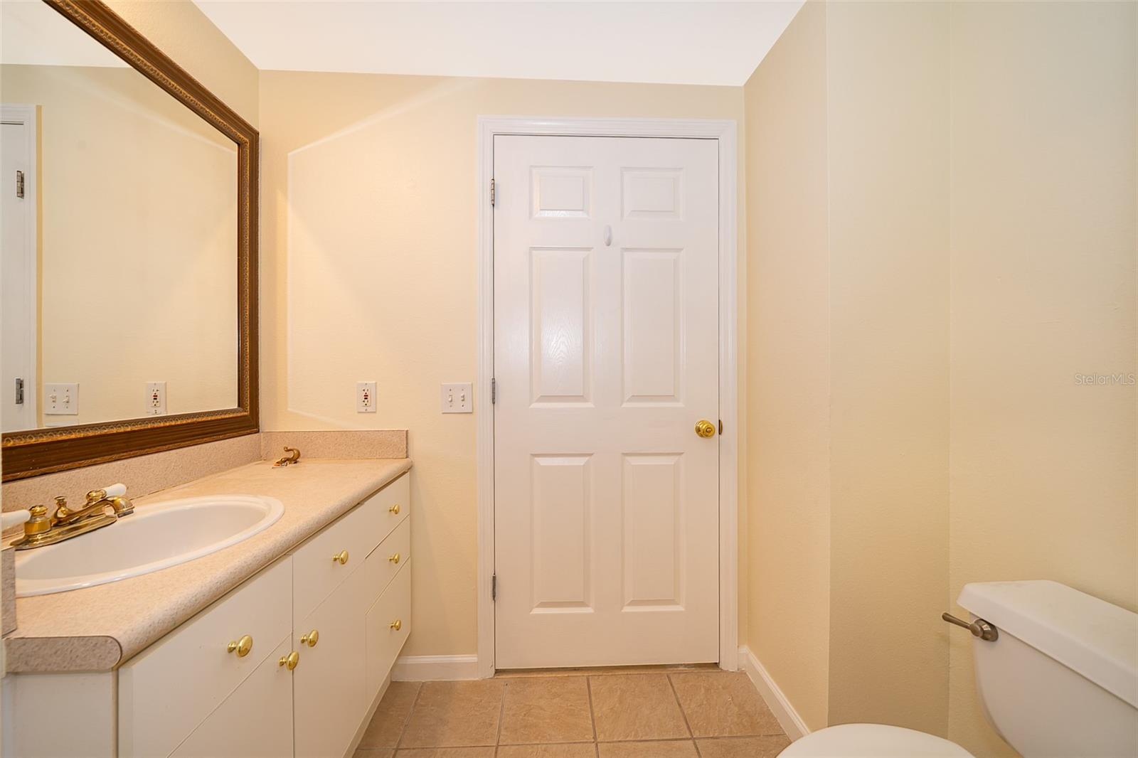 Image 17 of 44 For 322 Central Boulevard 1701