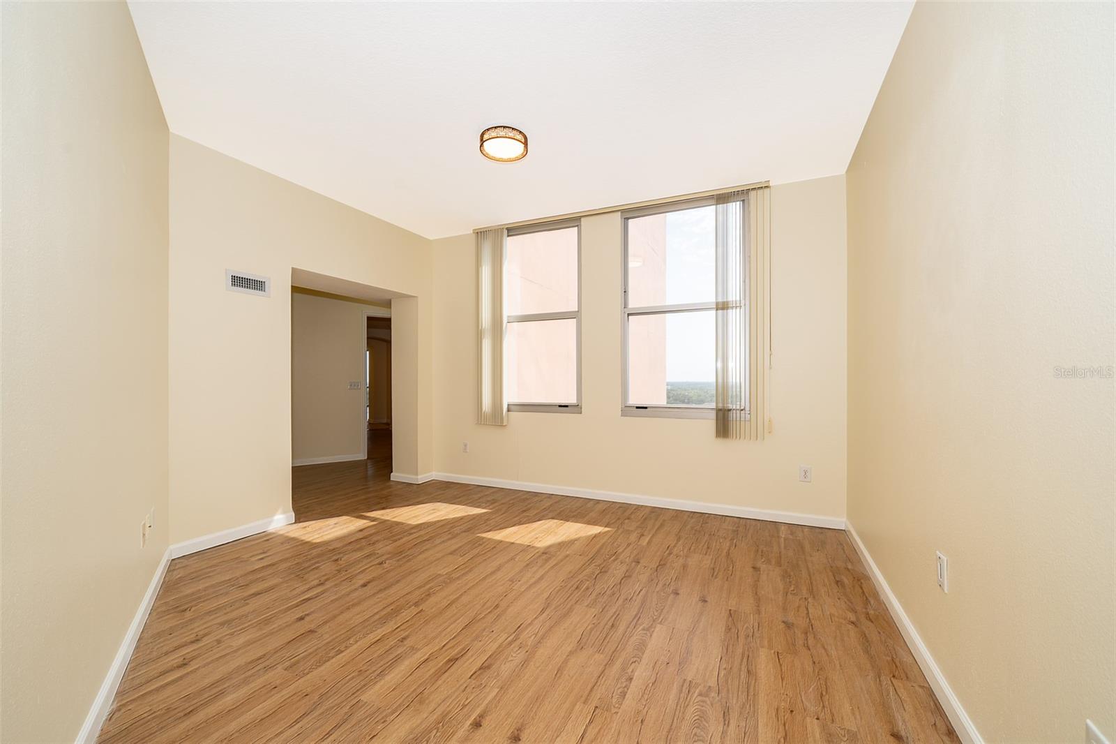 Image 18 of 44 For 322 Central Boulevard 1701