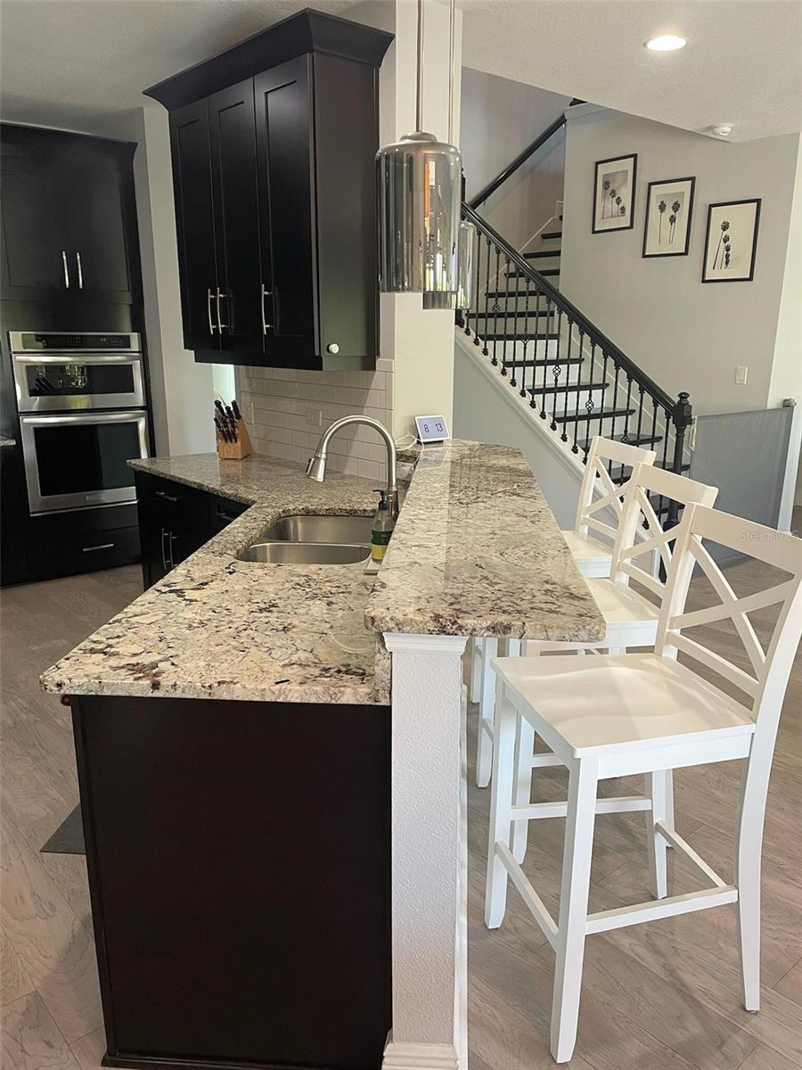 Listing photo id 8 for 302 Coco Plum Court