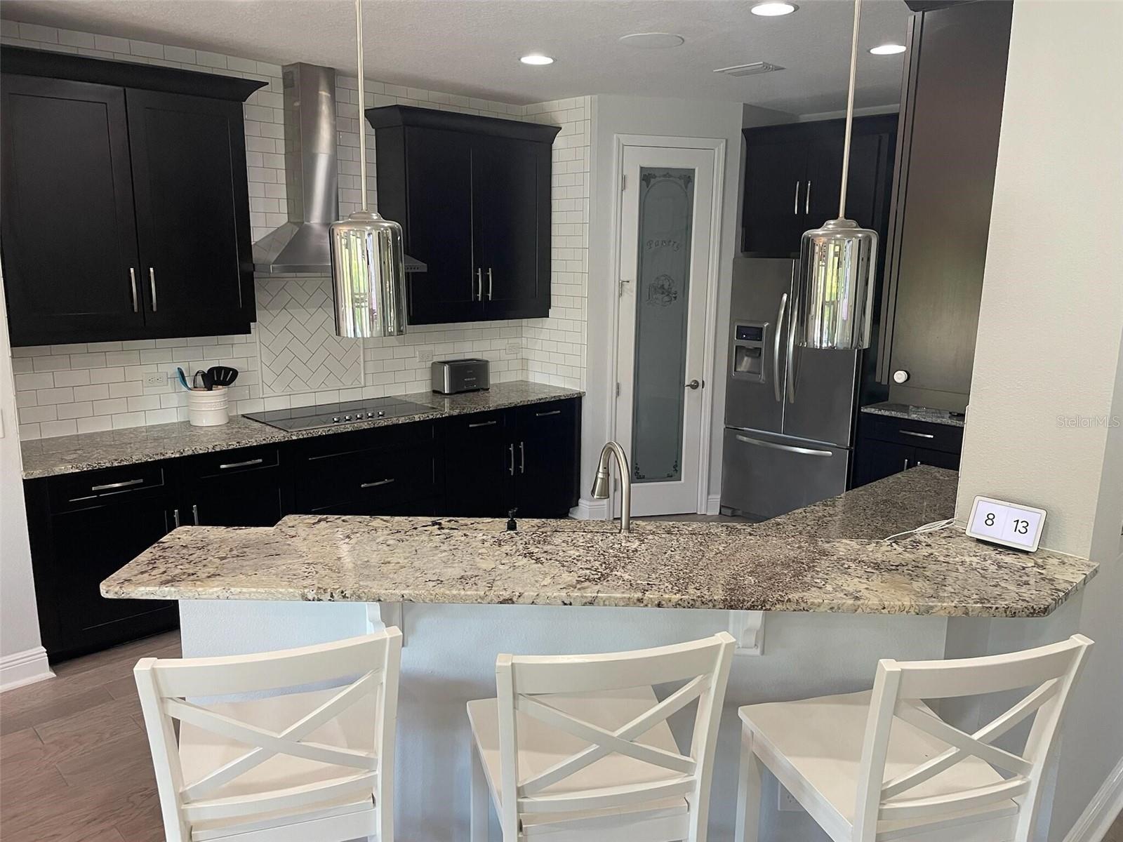 Listing photo id 9 for 302 Coco Plum Court