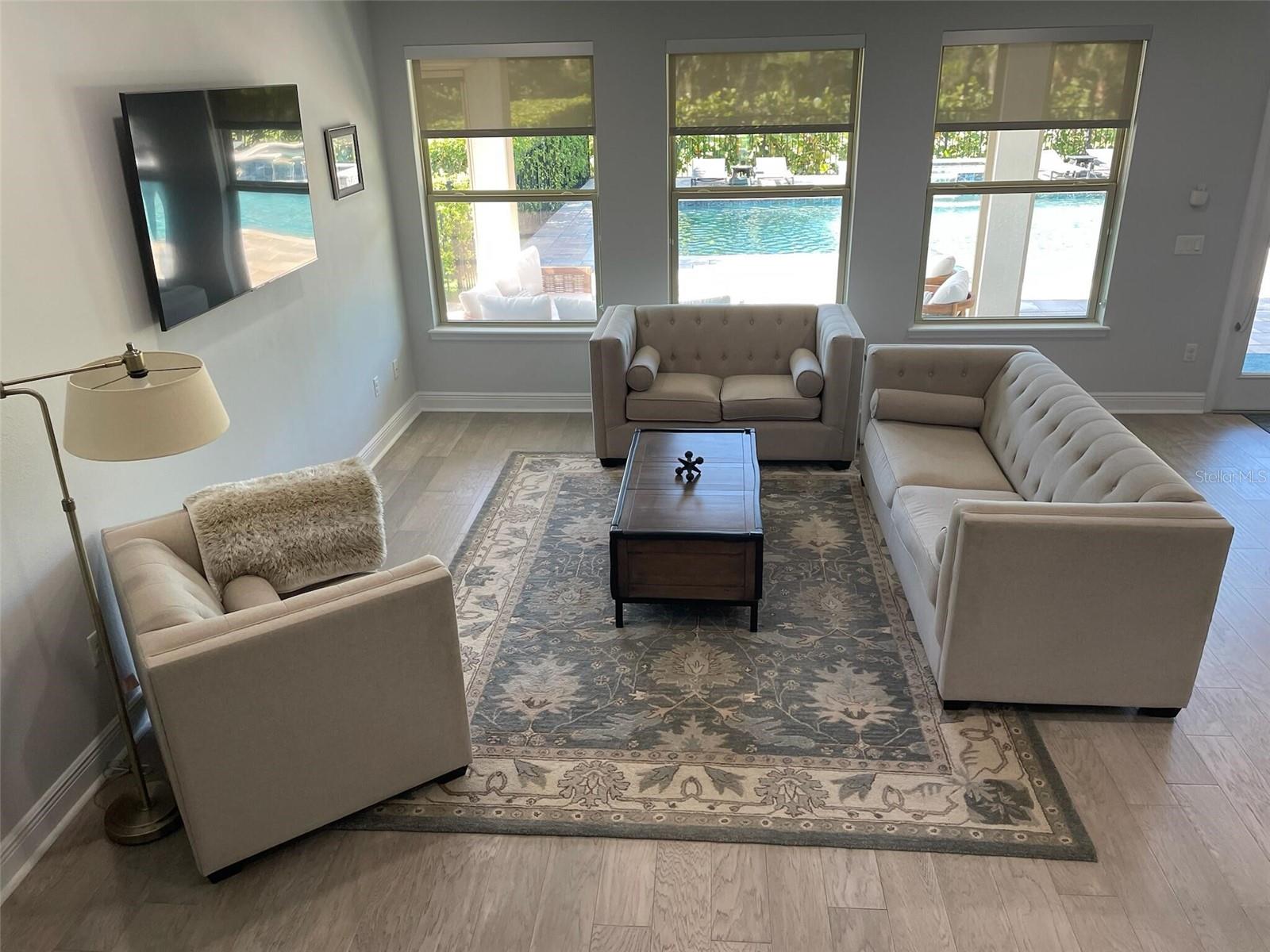 Listing photo id 10 for 302 Coco Plum Court